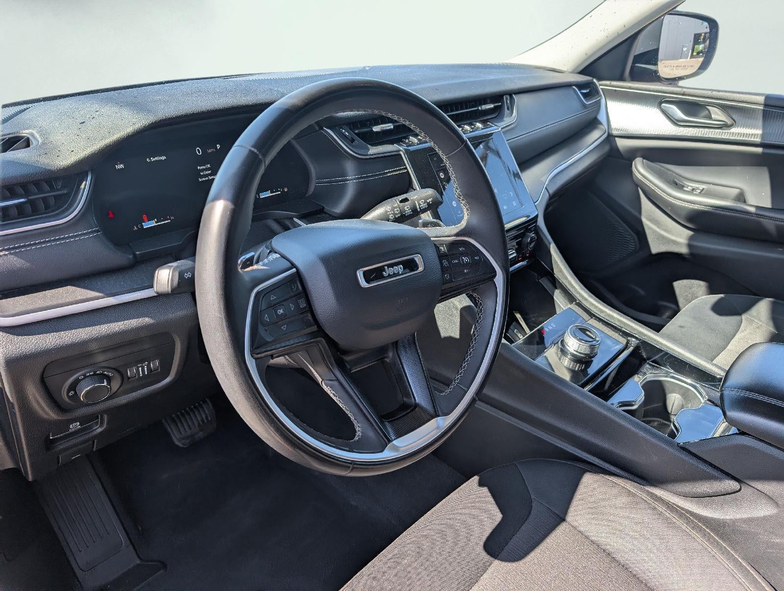 2023 Jeep Grand Cherokee L Laredo