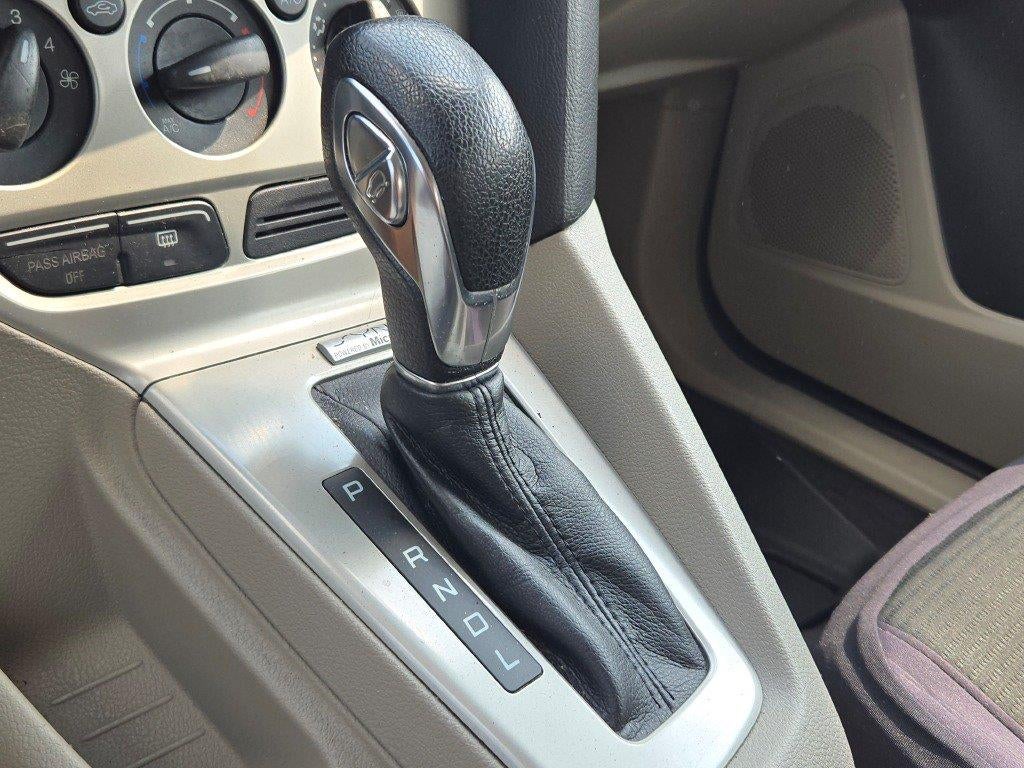 2012 Ford Focus SE 19