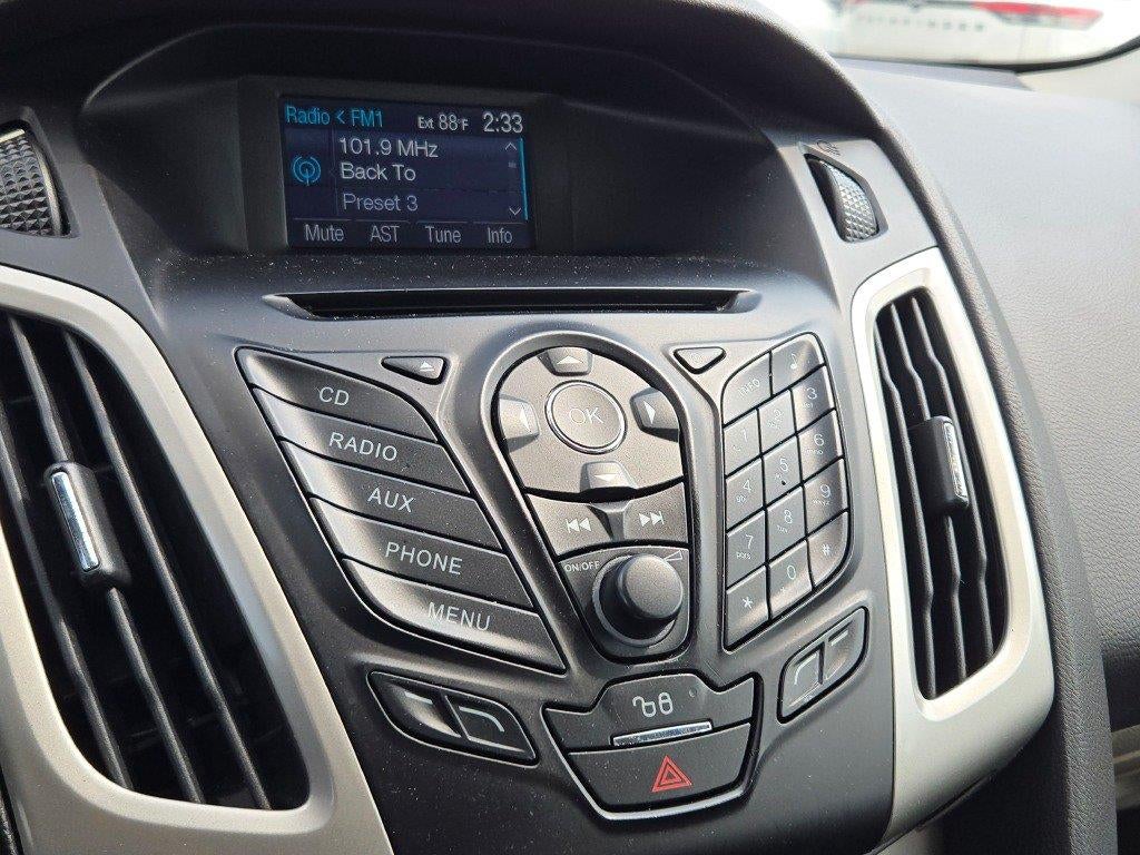 2012 Ford Focus SE 21