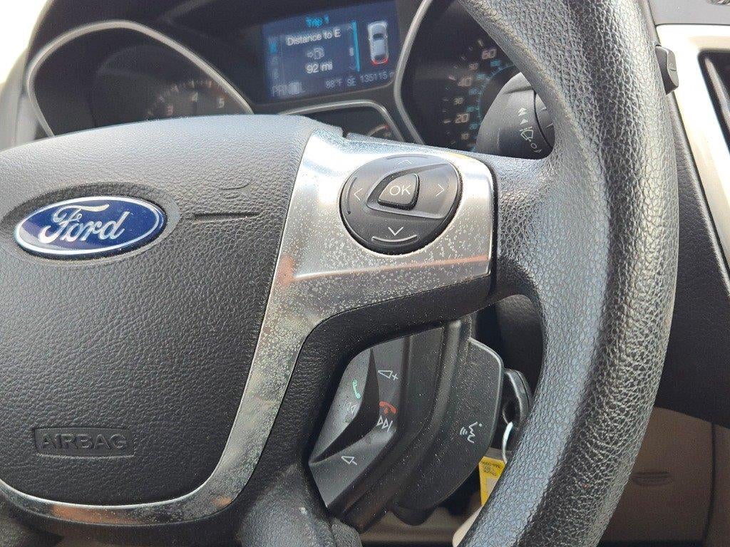 2012 Ford Focus SE 23