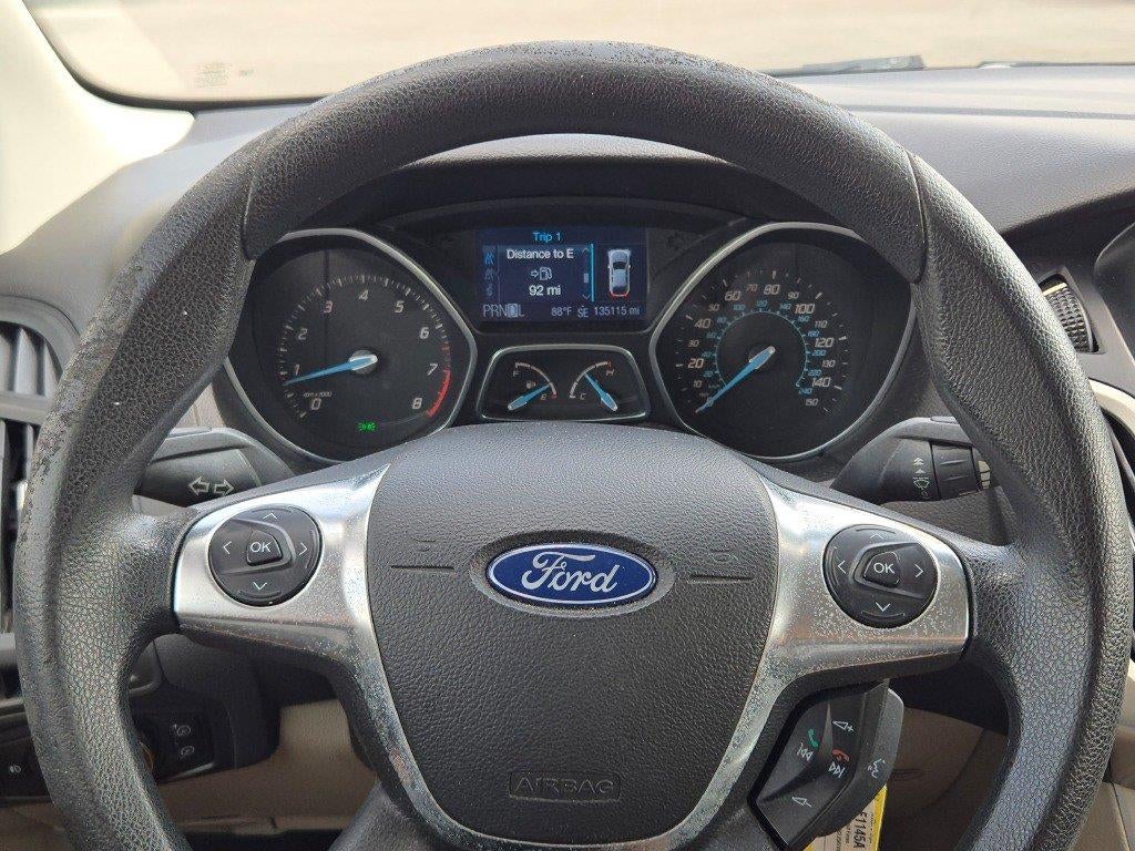 2012 Ford Focus SE 24