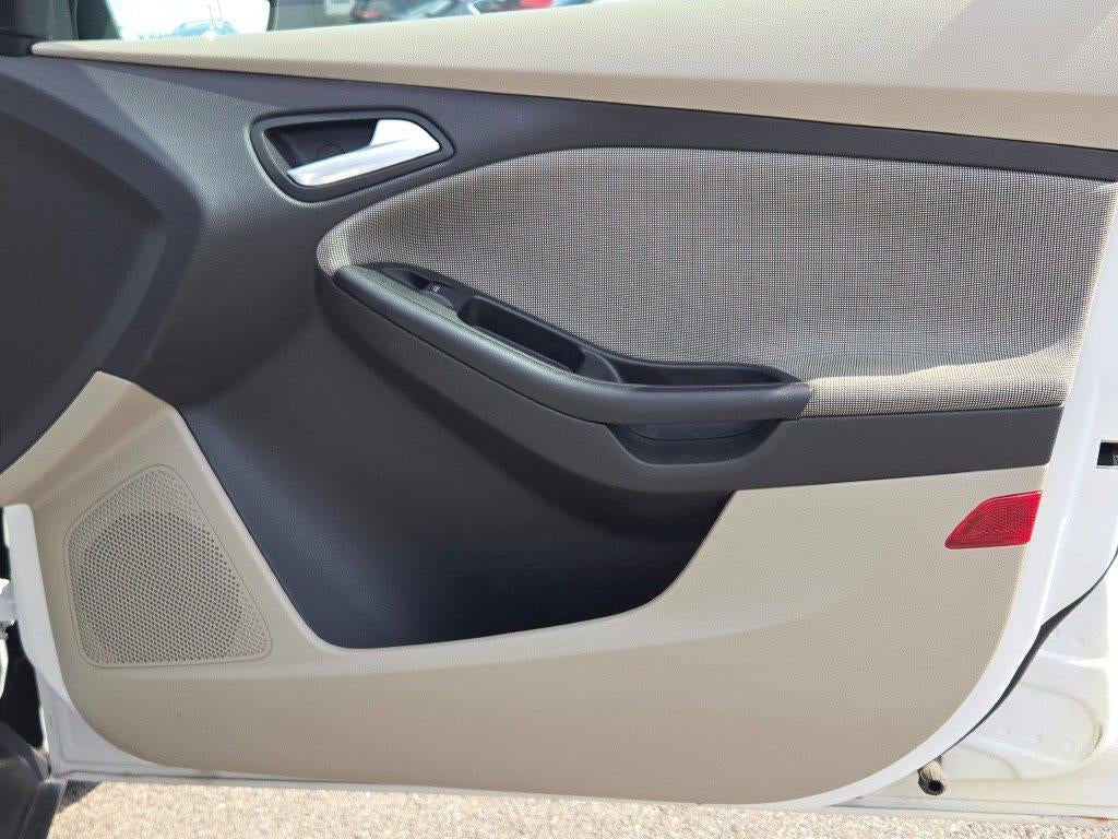 2012 Ford Focus SE 6
