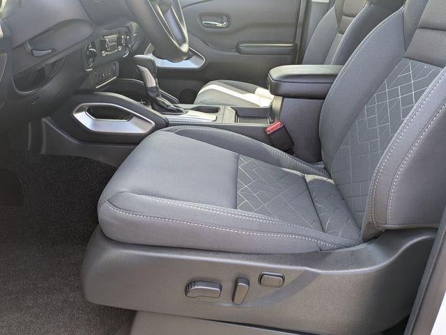 2025 Nissan Frontier Crew Cab SV