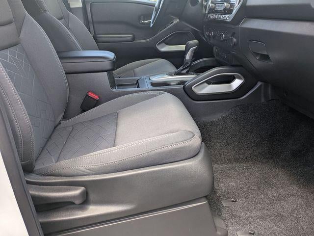 2025 Nissan Frontier Crew Cab SV
