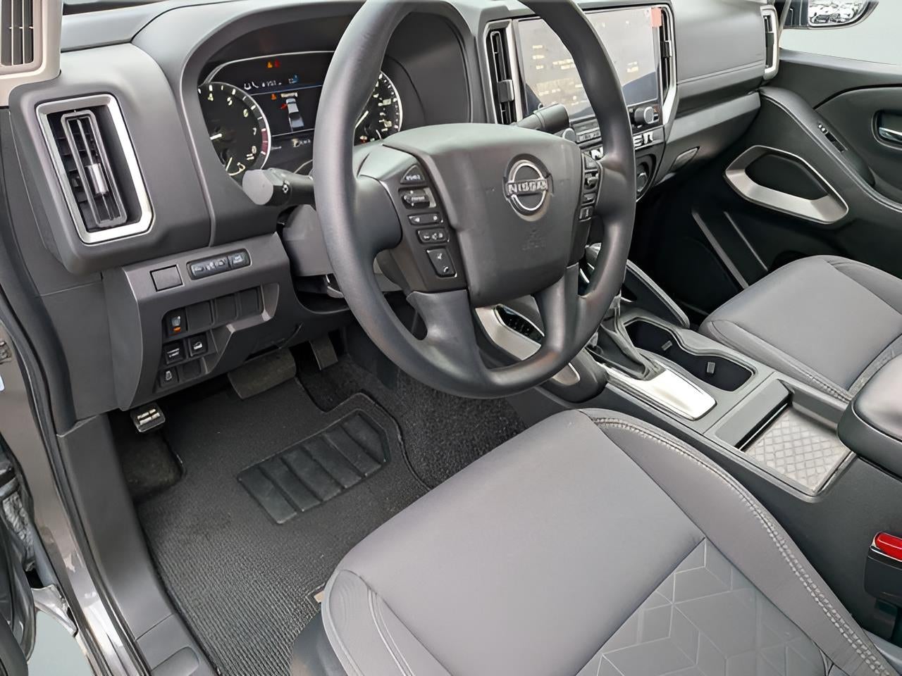 2025 Nissan Frontier Crew Cab SV