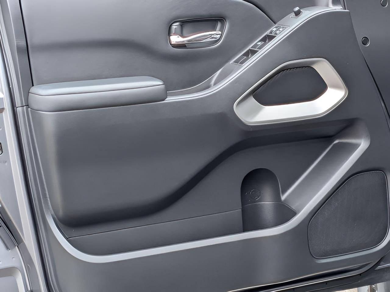 2025 Nissan Frontier Crew Cab SV