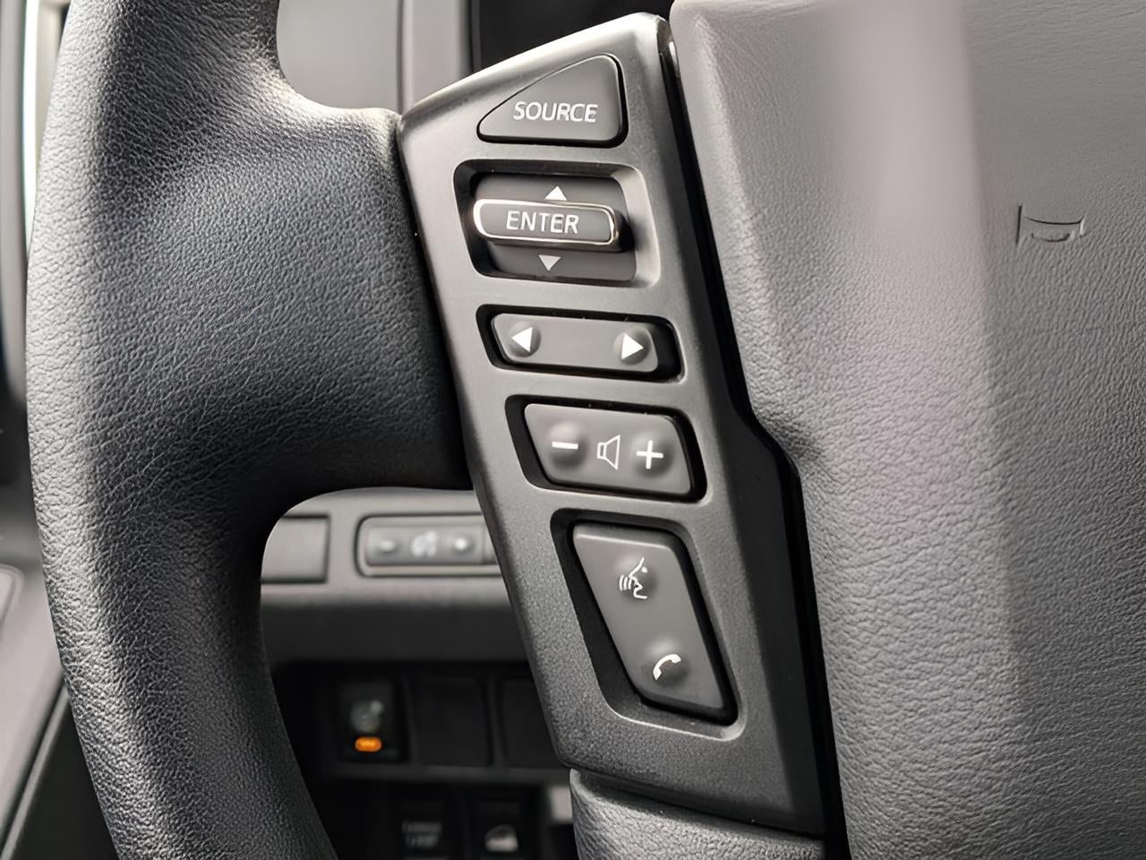 2025 Nissan Frontier Crew Cab SV