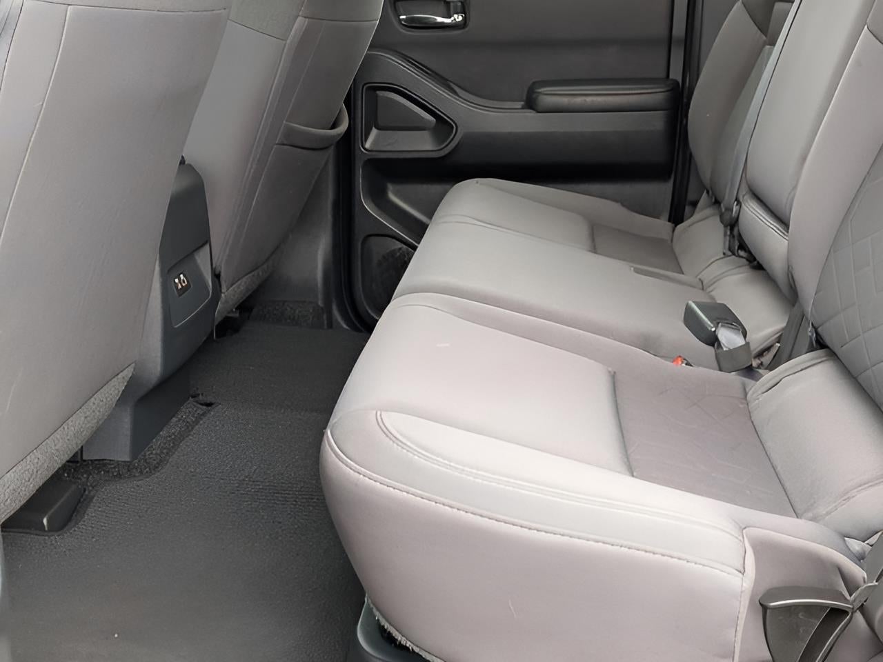 2025 Nissan Frontier Crew Cab SV