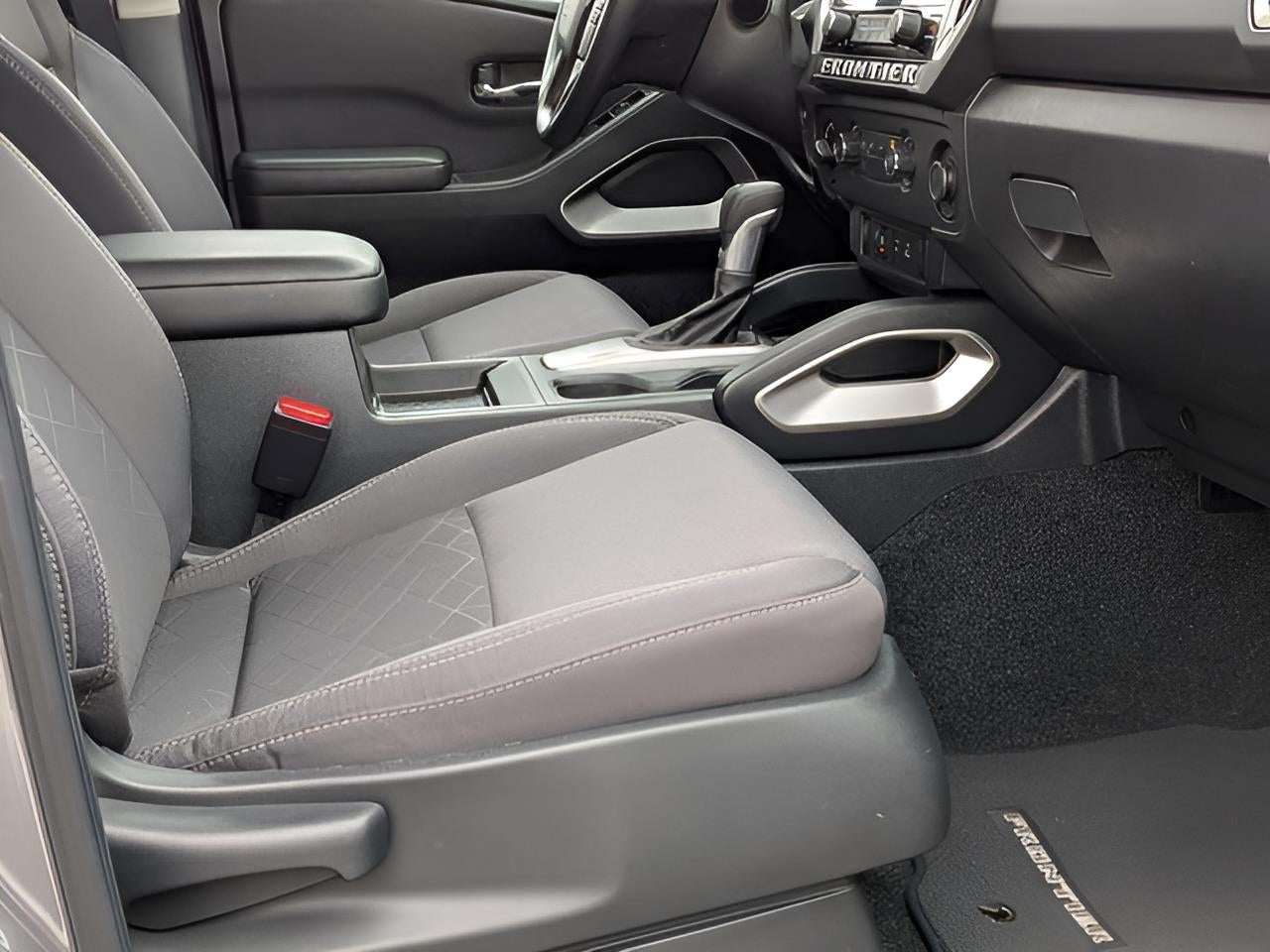 2025 Nissan Frontier Crew Cab SV
