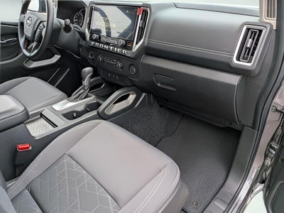 2025 Nissan Frontier Crew Cab SV