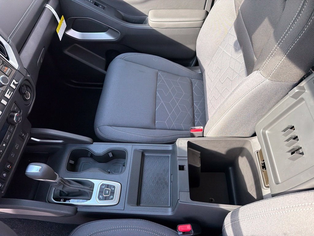 2027 Nissan Frontier SV
