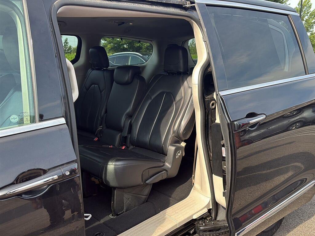 2017 Chrysler Pacifica Touring-L
