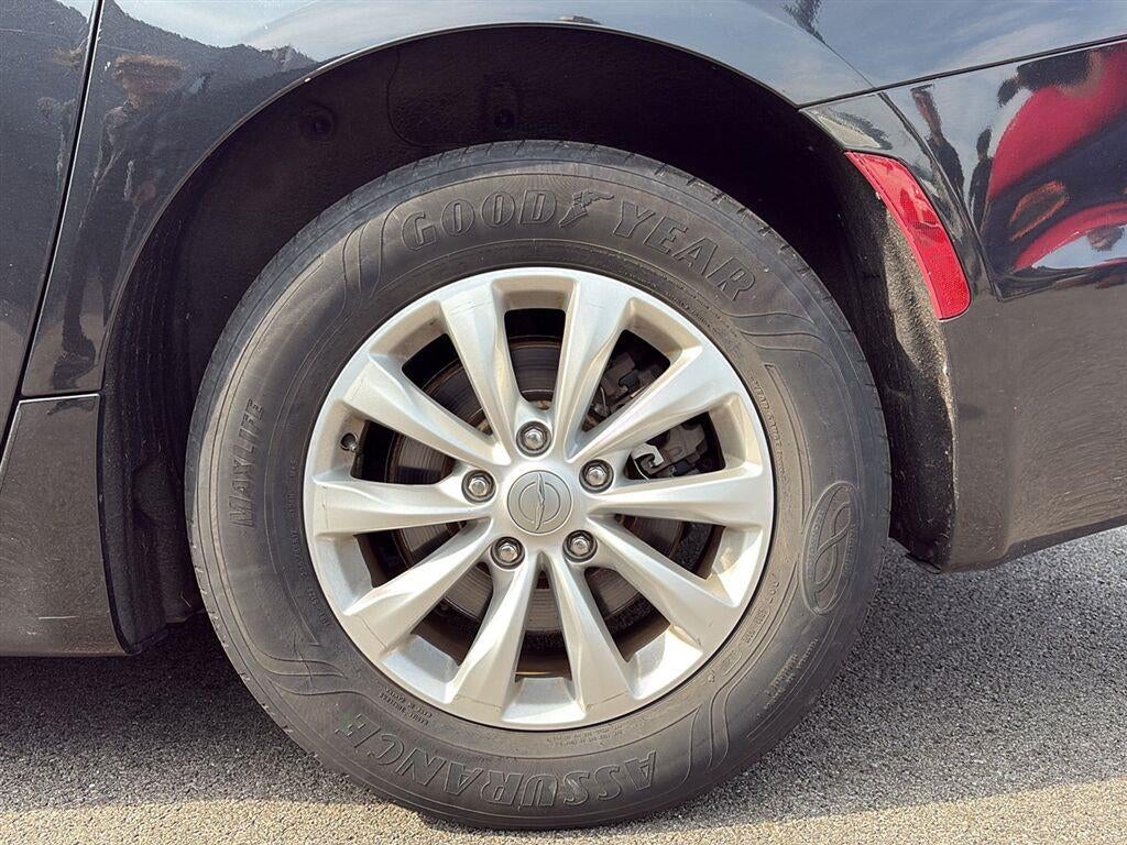 2017 Chrysler Pacifica Touring-L