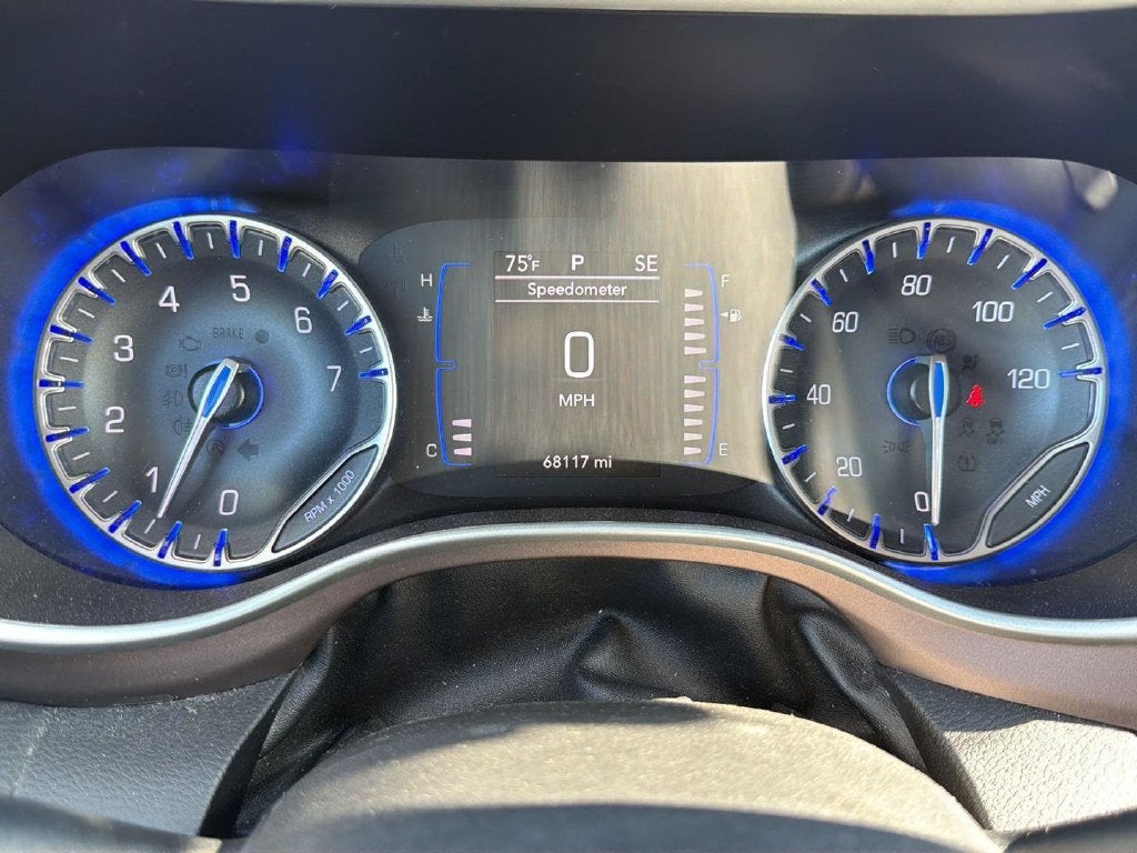 2023 Chrysler Voyager LX