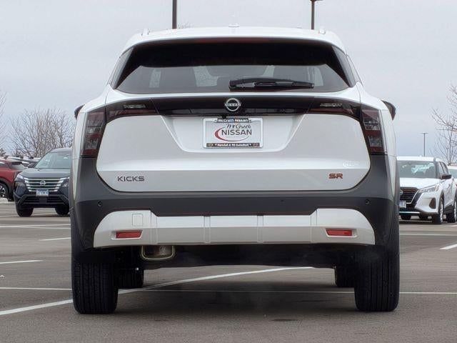 2025 Nissan Kicks SR