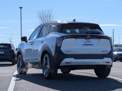 2025 Nissan Kicks SR