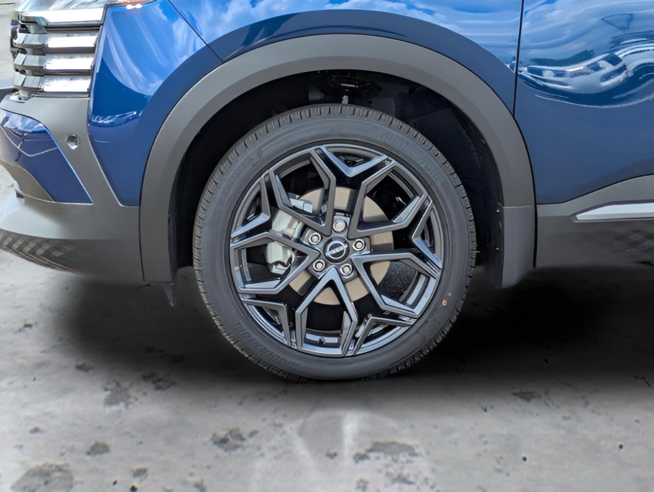 2025 Nissan Kicks SR