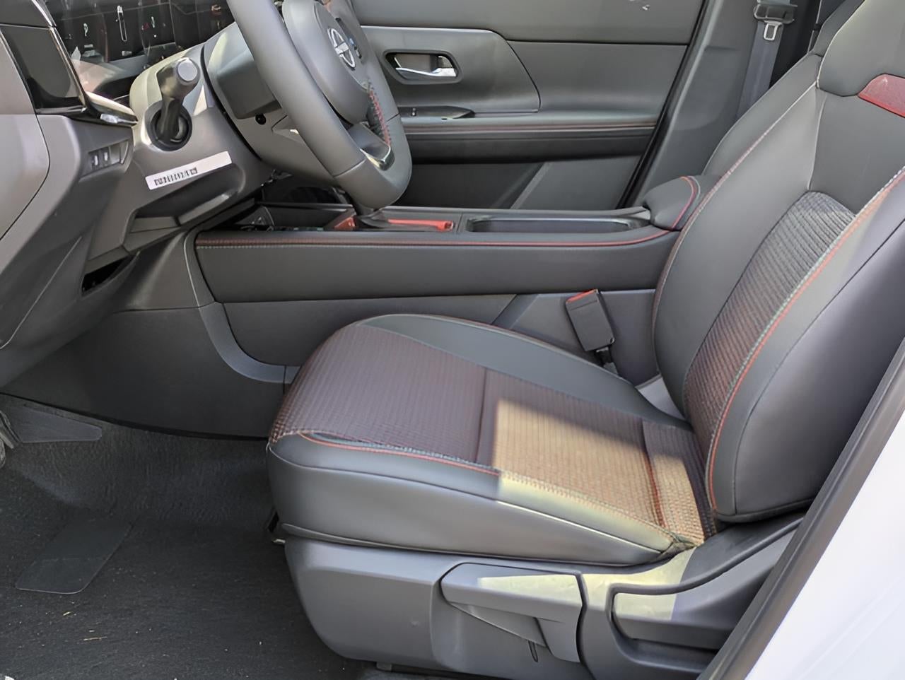 2025 Nissan Kicks SR AWD - Photo 10