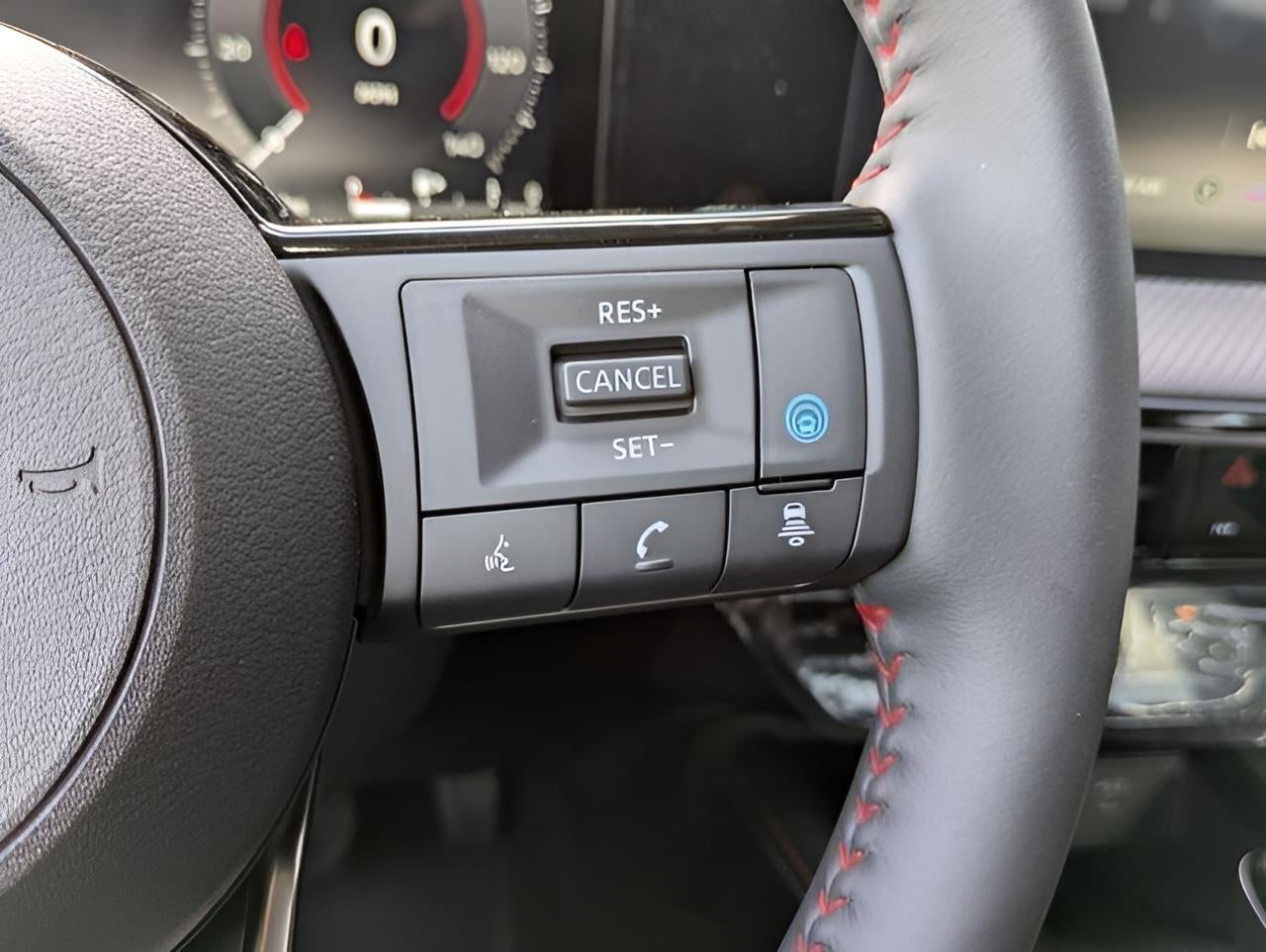 2025 Nissan Kicks SR AWD - Photo 16