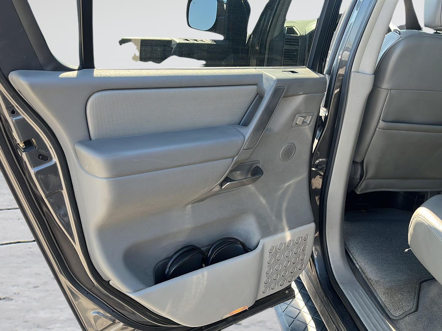 2004 Nissan Pathfinder Armada SE