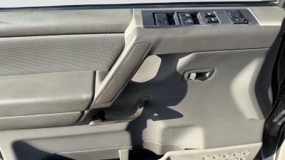 2004 Nissan Pathfinder Armada SE