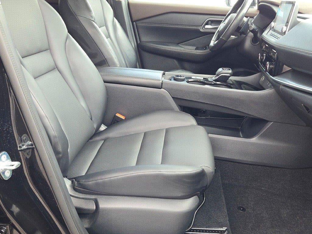 2021 Nissan Rogue SV 4