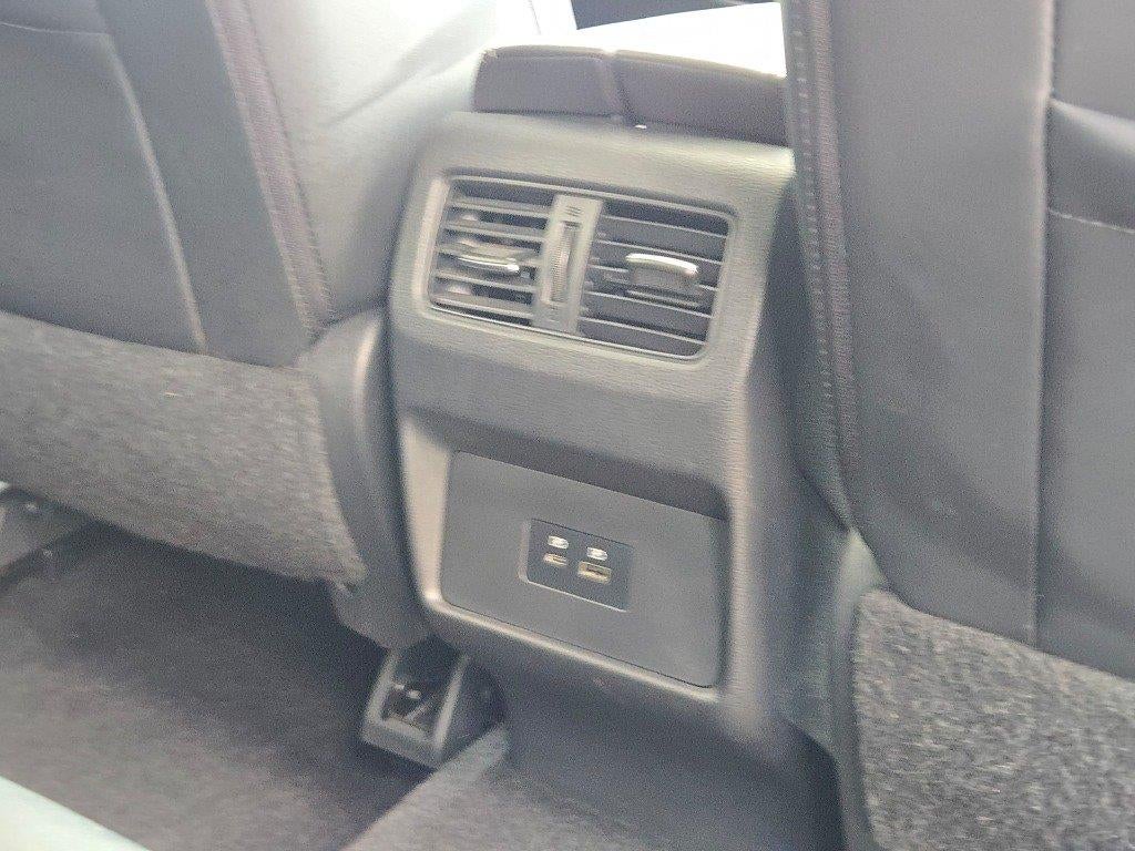 2021 Nissan Rogue SV 9