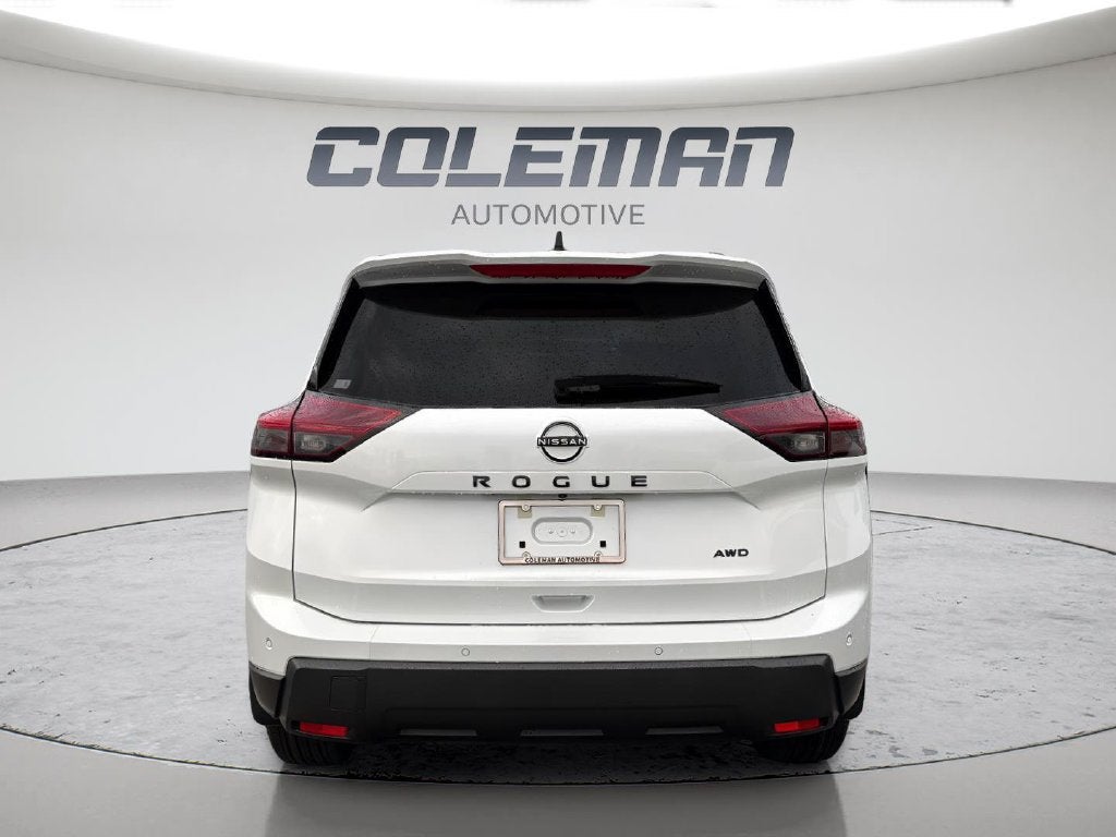 2026 Nissan Rogue Dark Armor 5