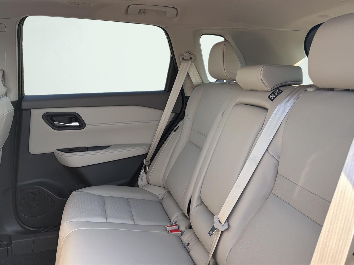 2026 Nissan Rogue Dark Armor 22