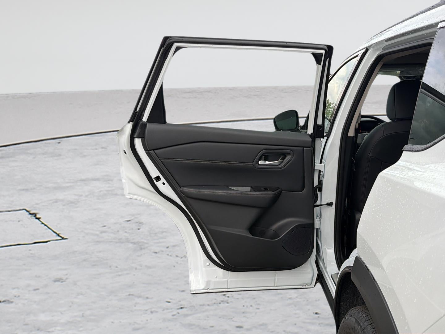 2026 Nissan Rogue Dark Armor 26