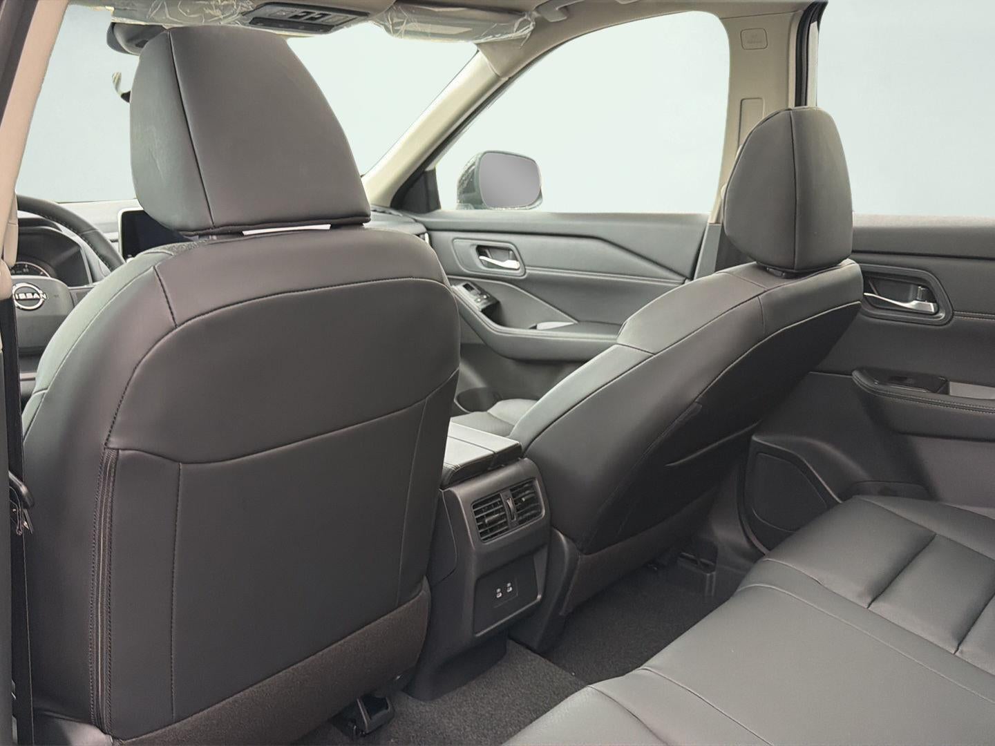 2026 Nissan Rogue Dark Armor 28