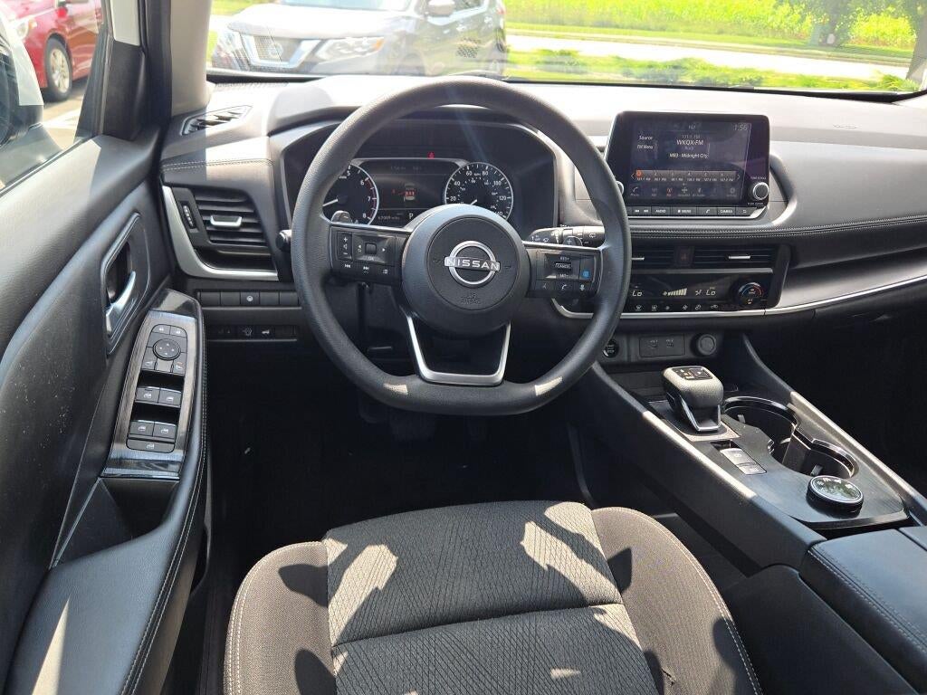 2024 Nissan Rogue SV 17