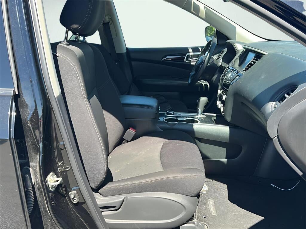 2020 Nissan Pathfinder S