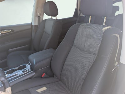 2017 Nissan Pathfinder SV