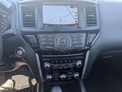 2017 Nissan Pathfinder SV