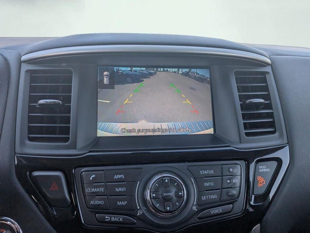 2017 Nissan Pathfinder SV