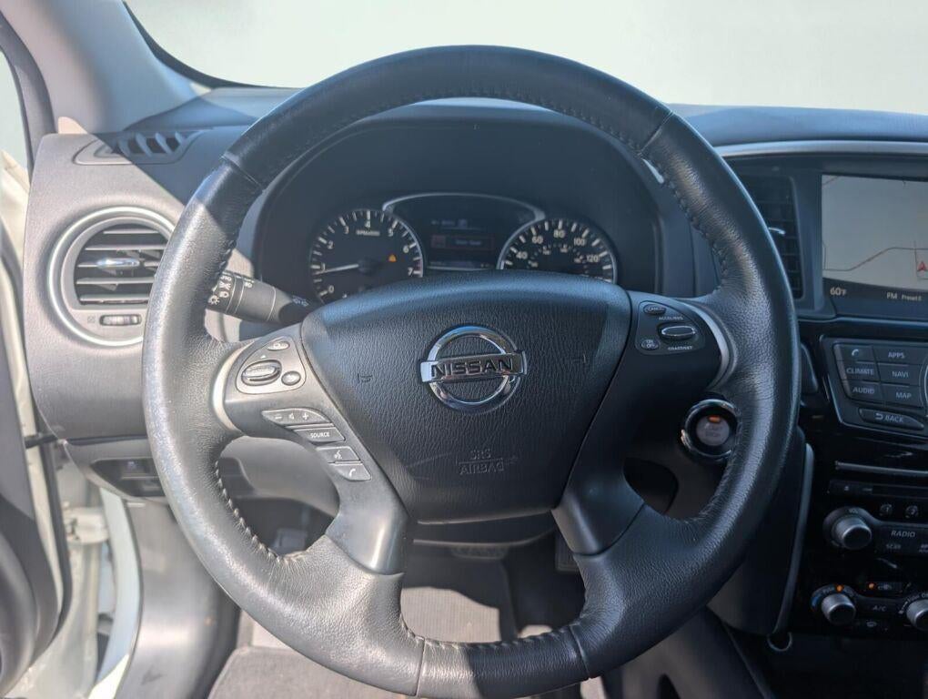2017 Nissan Pathfinder SV