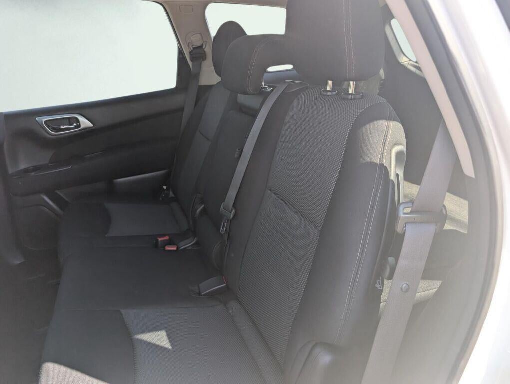 2017 Nissan Pathfinder SV