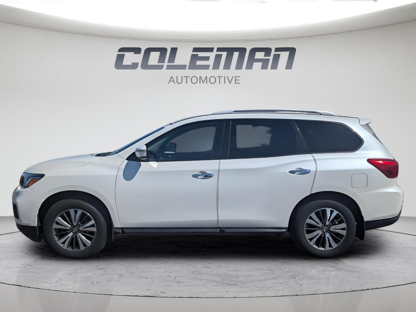 2017 Nissan Pathfinder SV