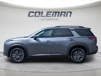 2025 Nissan Pathfinder SV