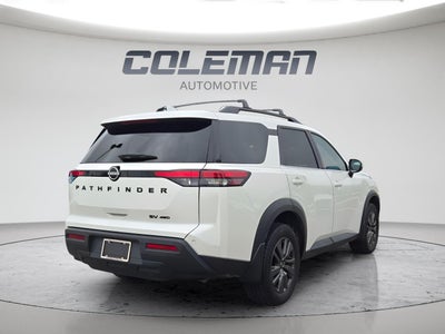 2024 Nissan Pathfinder SV