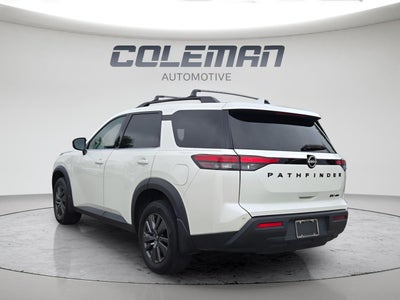 2024 Nissan Pathfinder SV