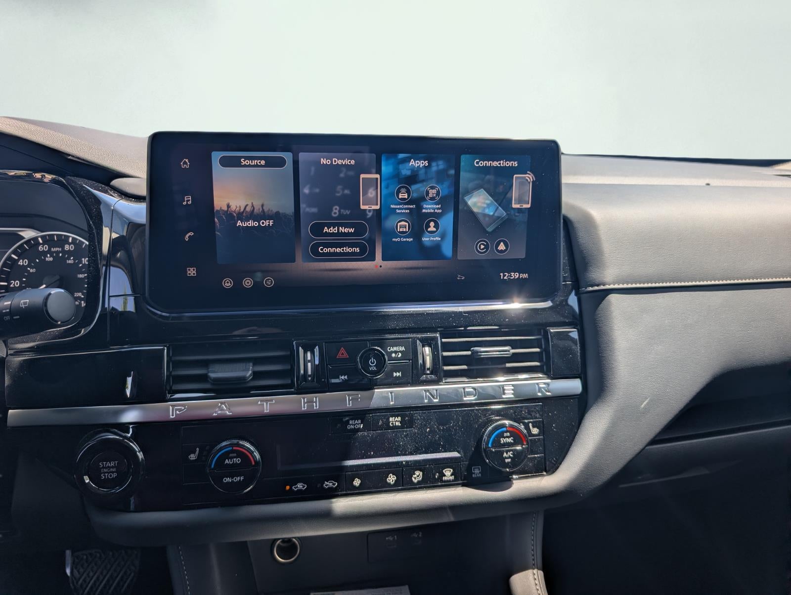 2026 Nissan Pathfinder SV