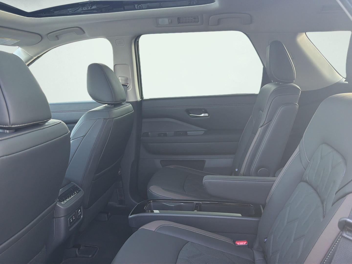 2026 Nissan Pathfinder Platinum 23