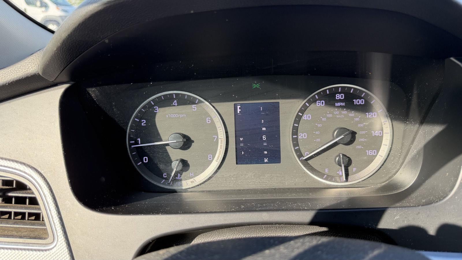 2015 Hyundai Sonata 24L SE 29