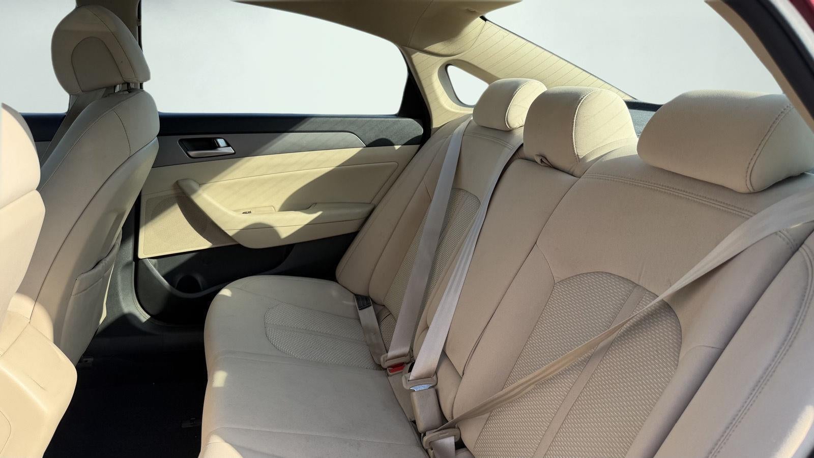 2015 Hyundai Sonata 24L SE 33