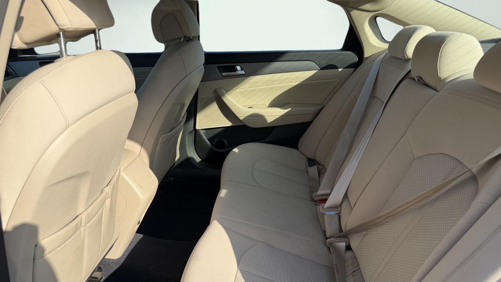 2015 Hyundai Sonata 24L SE 34