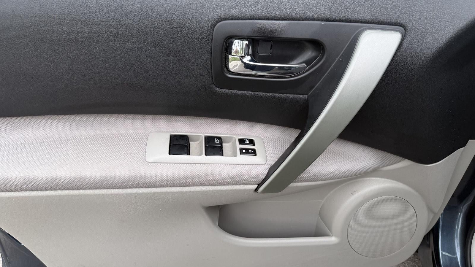 2013 Nissan Rogue S 12