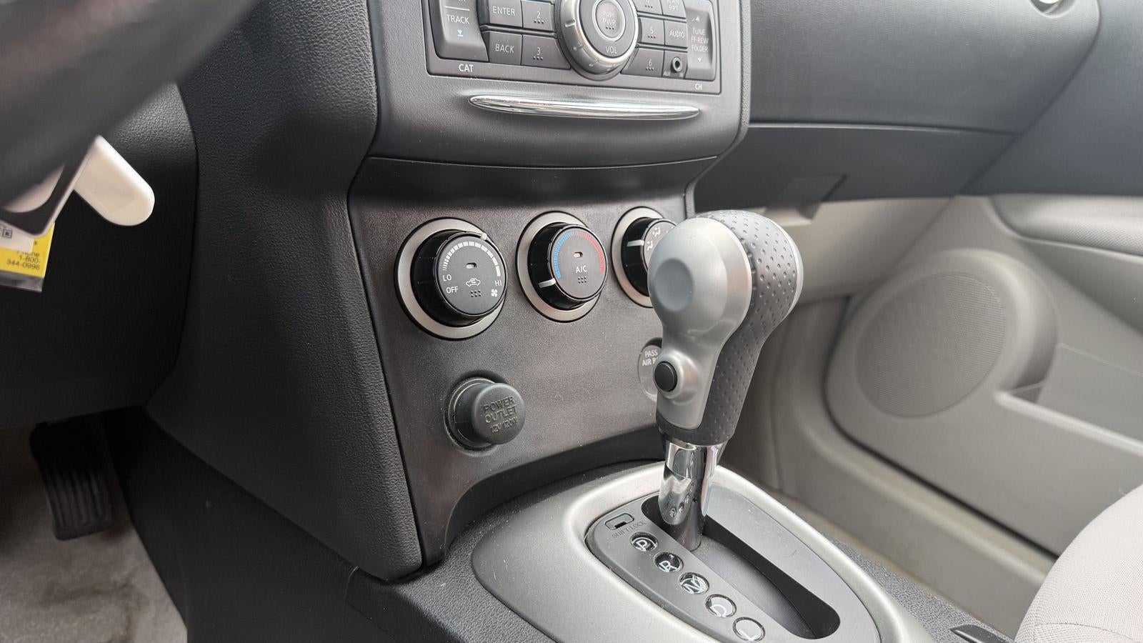 2013 Nissan Rogue S 18