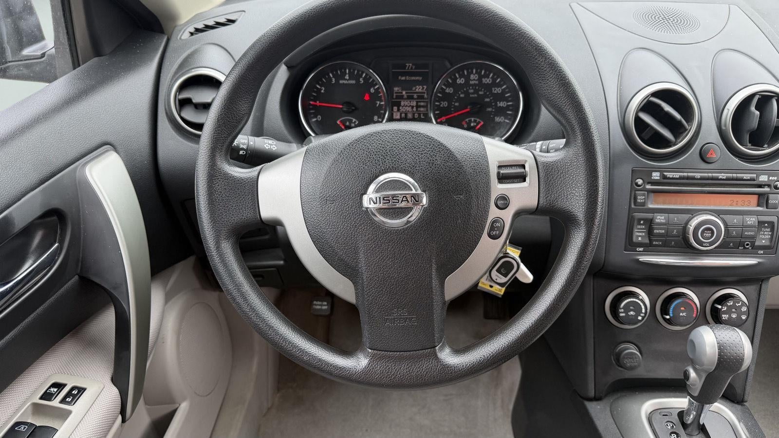 2013 Nissan Rogue S 19